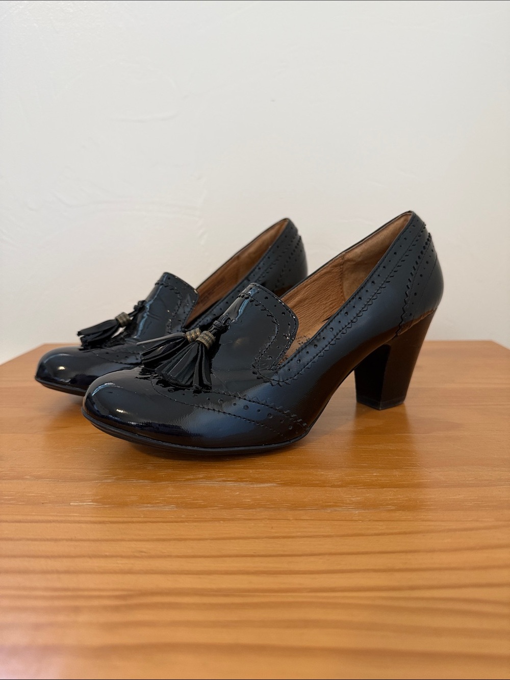 Sofft Opal Black Patent Leather Oxford Academia Heels Size 7.5